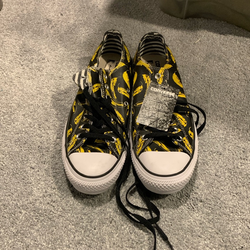 Andy Warhol converse Chuck Taylor low, black with yellow size “11”US NEW W/O BOX